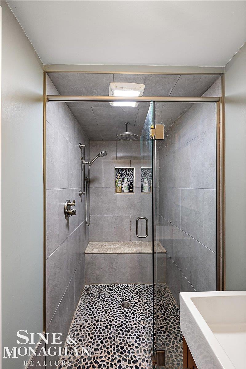 595 Thorntree Road Grosse Pointe Woods, MI 48236 - Photo 31 of 64