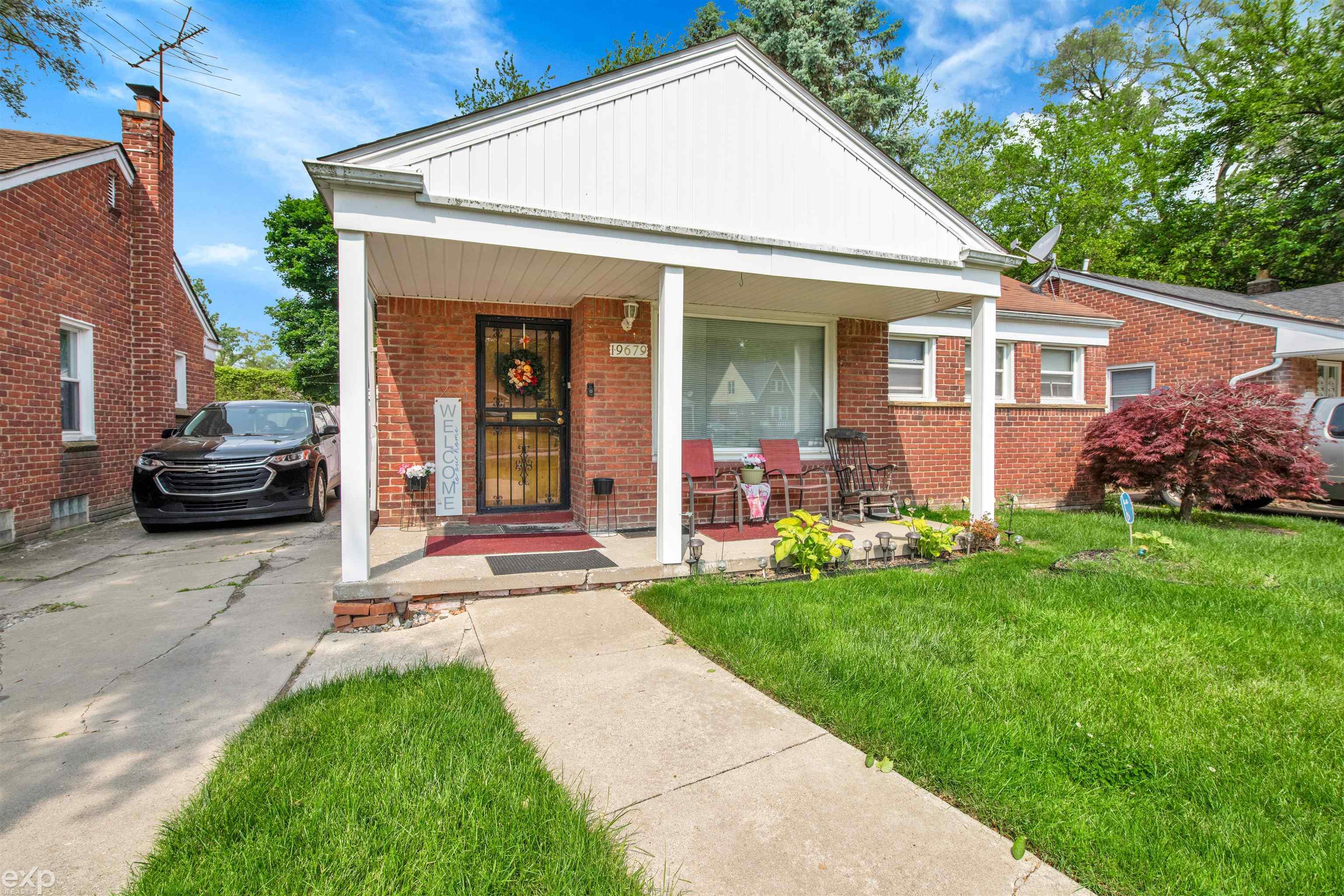 19679 Appleton Street Detroit, MI 48219 - Photo 3 of 27 50177353-caba47bd-49ab-4467-bf8b-f524ba456ede.JPG