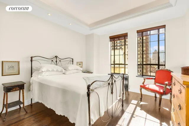 $1,450,000 | 340 West 57th Street, Unit 16J | Hell's Kitchen