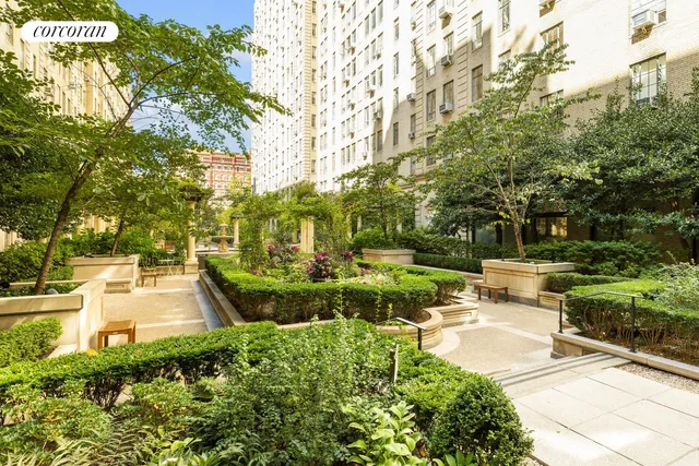 $1,450,000 | 340 West 57th Street, Unit 16J | Hell's Kitchen