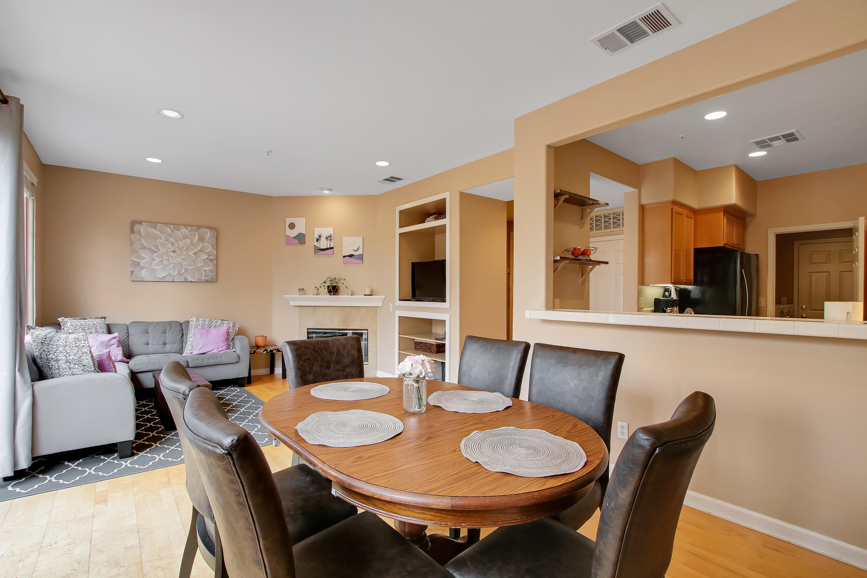 562 Springbrook Court Goleta, CA 93117 - Photo 9 of 36 026