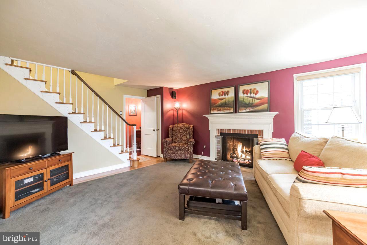 26 North Alford Road Springfield, PA 19064 - Photo 6 of 39 Living Room