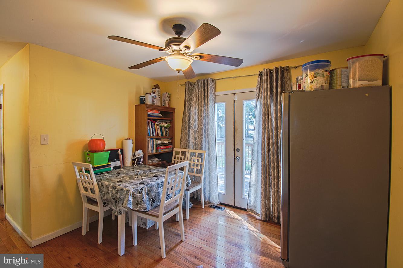 16 St Moritz Drive Sicklerville, NJ 08081 - Photo 18 of 26 family room or dining room