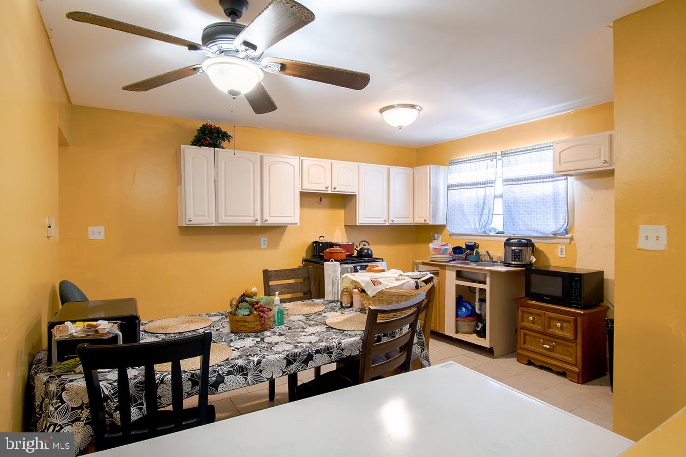 16 St Moritz Drive Sicklerville, NJ 08081 - Photo 19 of 26 eat in kitchen