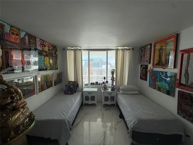 $720,000 | 5401 Collins Avenue, Unit 1016, Miami Beach, FL 33140