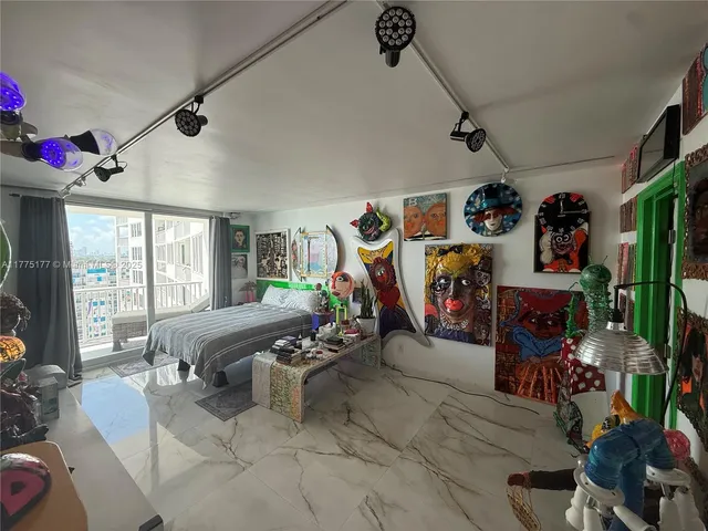 $720,000 | 5401 Collins Avenue, Unit 1016, Miami Beach, FL 33140