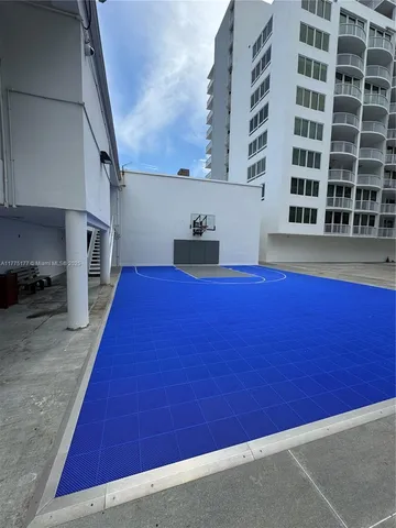 $720,000 | 5401 Collins Avenue, Unit 1016, Miami Beach, FL 33140