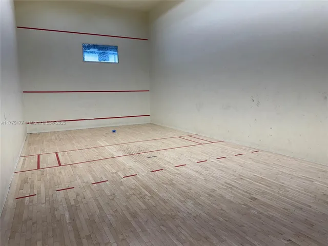 $720,000 | 5401 Collins Avenue, Unit 1016, Miami Beach, FL 33140