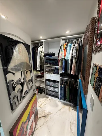 $720,000 | 5401 Collins Avenue, Unit 1016, Miami Beach, FL 33140