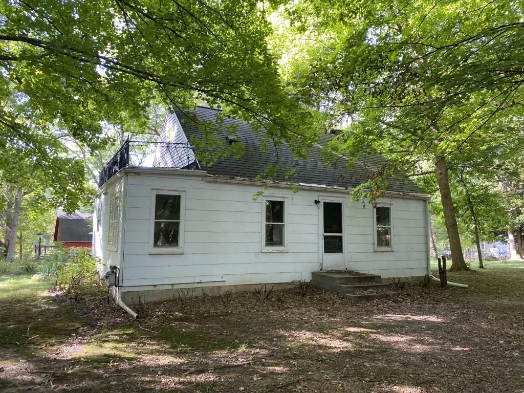 2871 West Forest Road Freeport, IL 61032 - Photo 12 of 68 a backyard of a house