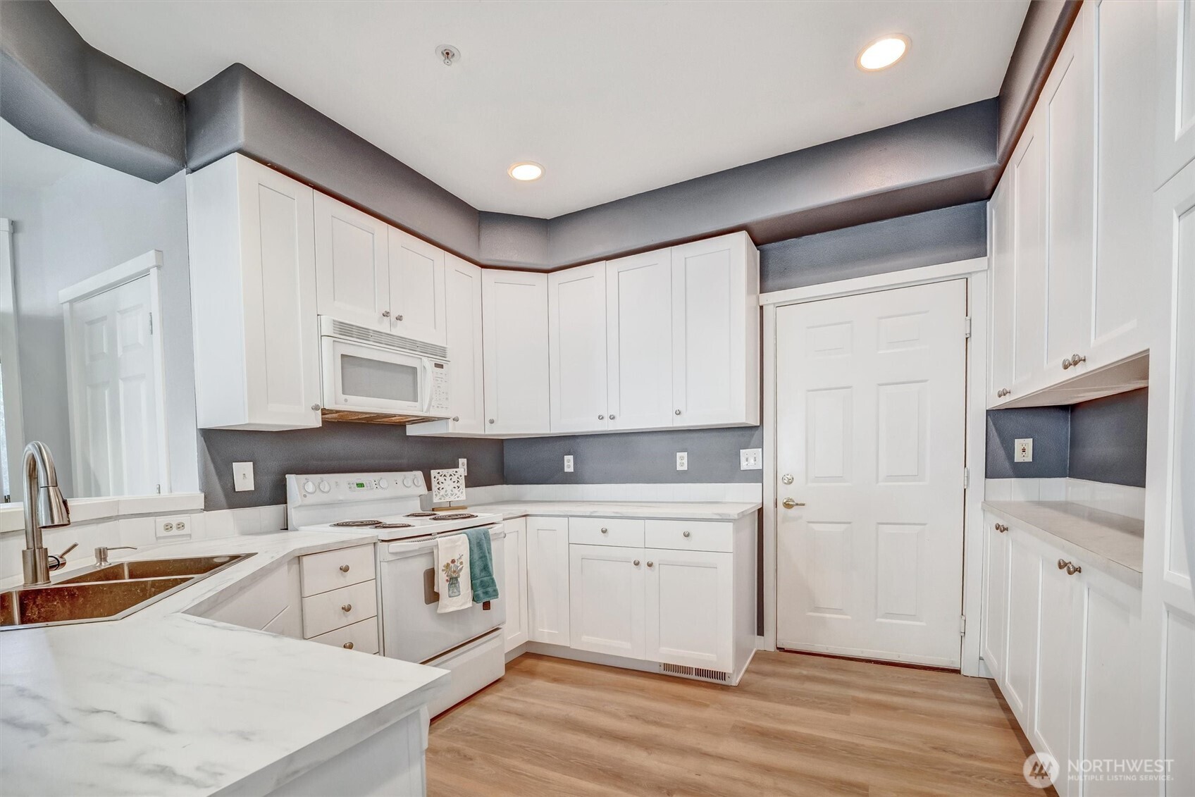 4319 Northeast 5th Court, Unit 106 Renton, WA 98059 - Photo 5 of 19