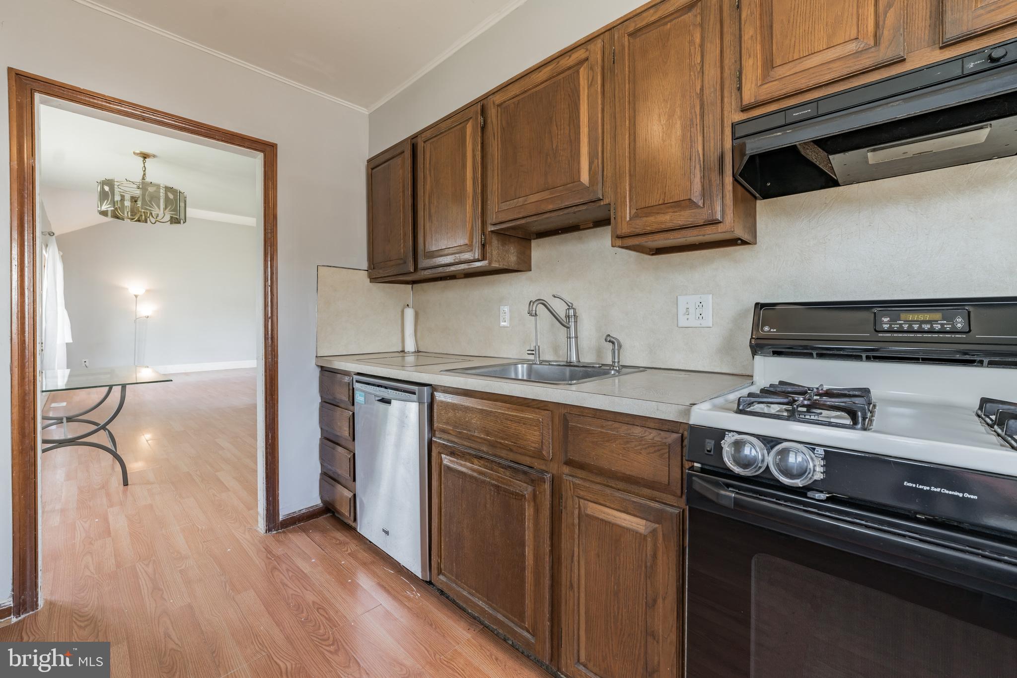 790 Spruce Road Warminster, PA 18974 - Photo 7 of 17