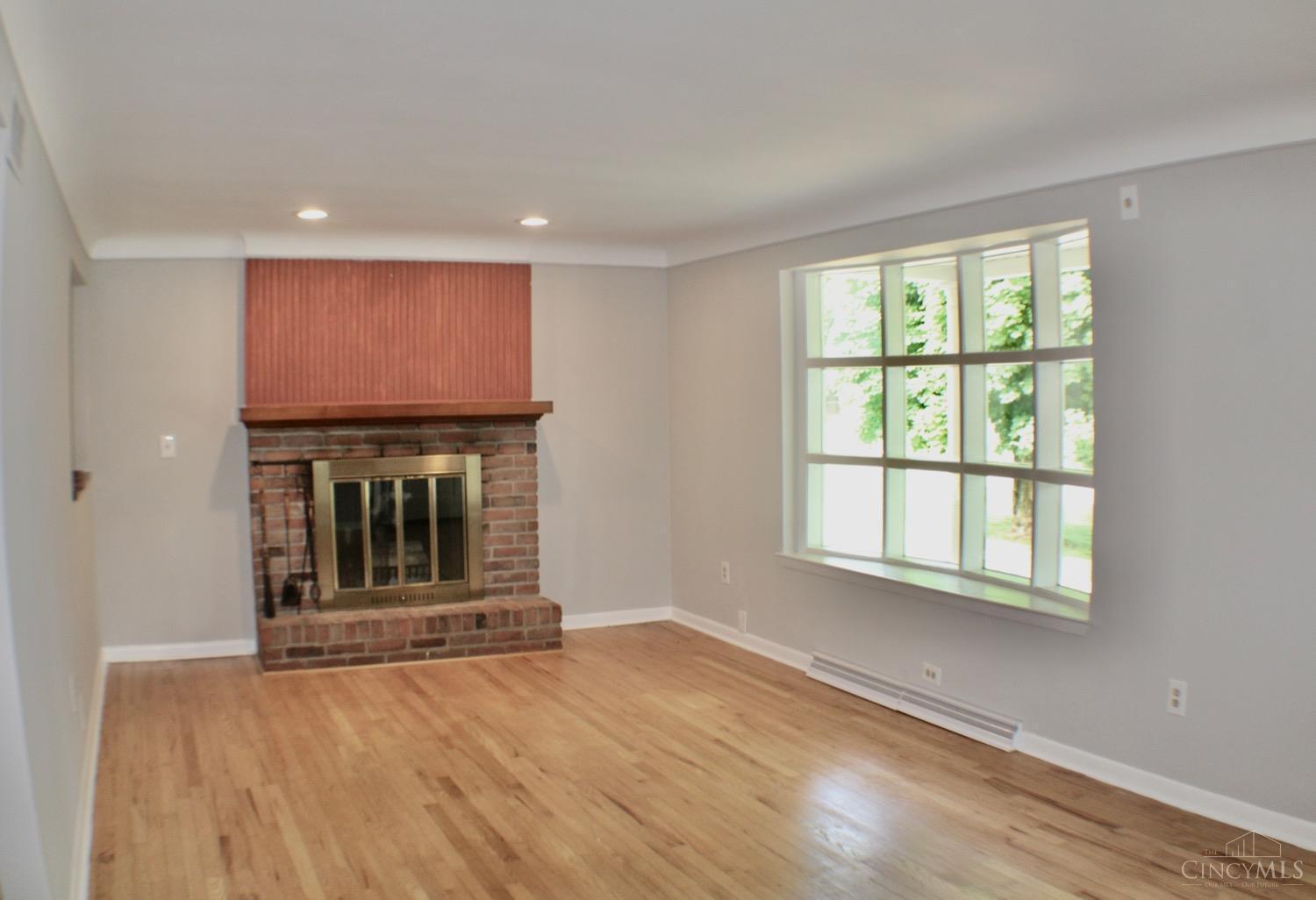 4656 Aston Road Cincinnati, OH 45244 - Photo 5 of 19