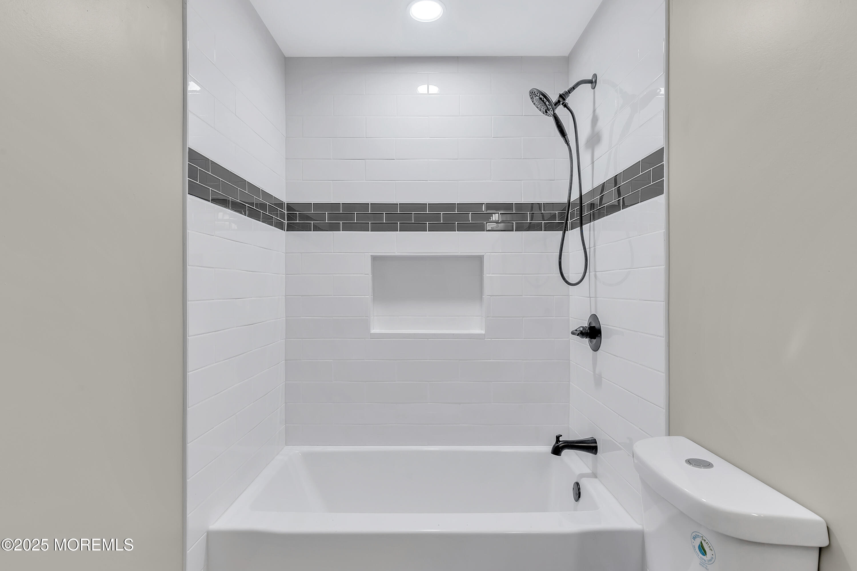 8 Amherst Road Whiting, NJ 08759 - Photo 27 of 32 028