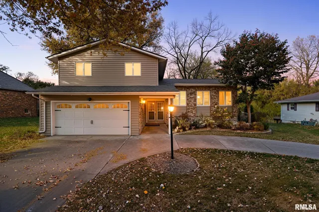 $295,000 | 227 Indian Creek Drive, Pekin, IL 61554