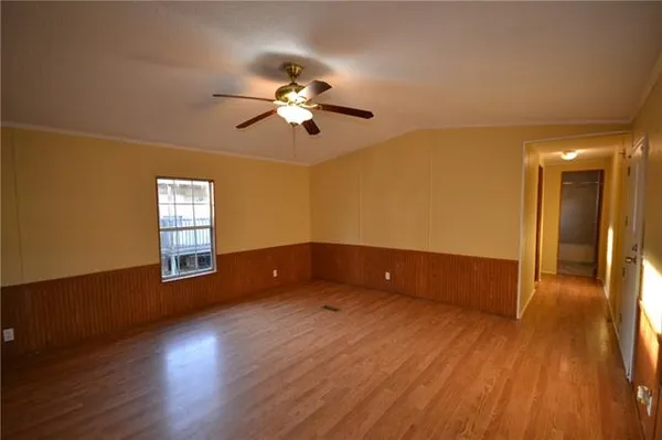 $1,300 | 16743 Highway 90, Unit 31, Des Allemands, LA 70030