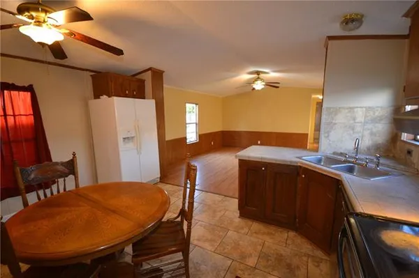 $1,300 | 16743 Highway 90, Unit 31, Des Allemands, LA 70030