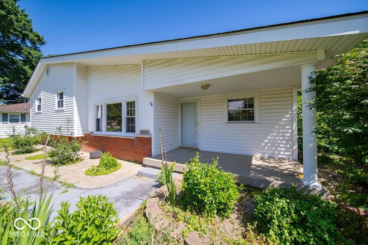 5130 Olive Branch Road Greenwood, IN 46143 - Photo 4 of 29
