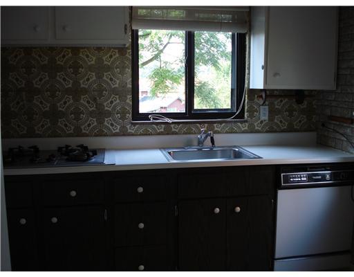 2827 Fernwald Road Pittsburgh, PA 15217 - Photo 7 of 12 Kitchen. Fully equipped kitchen