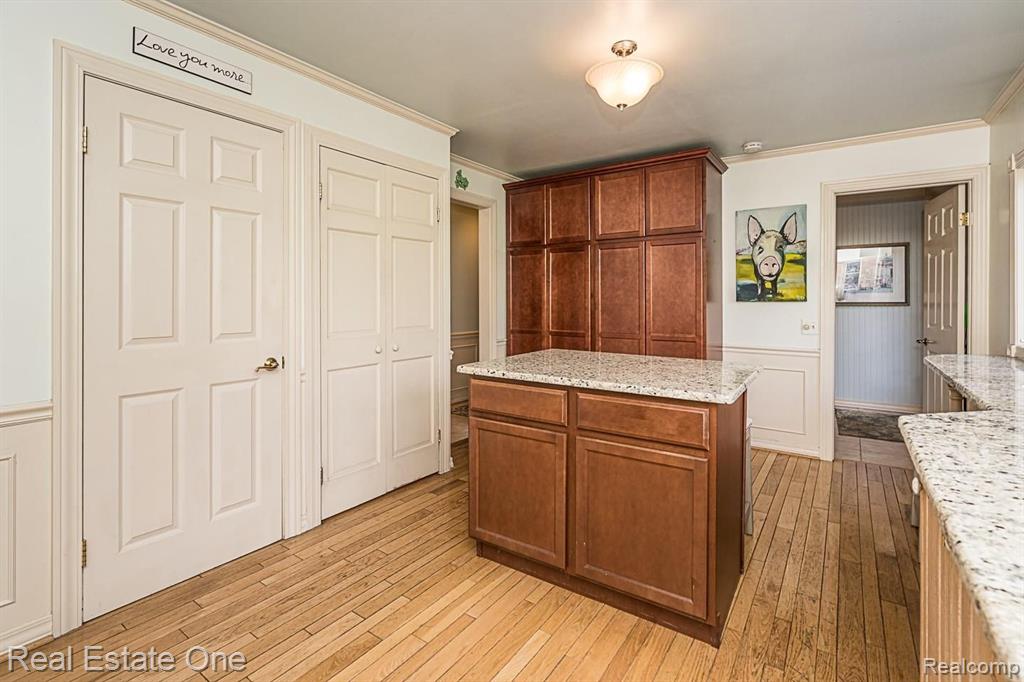 1380 Chestnut Circle Rochester Hills, MI 48309 - Photo 13 of 46