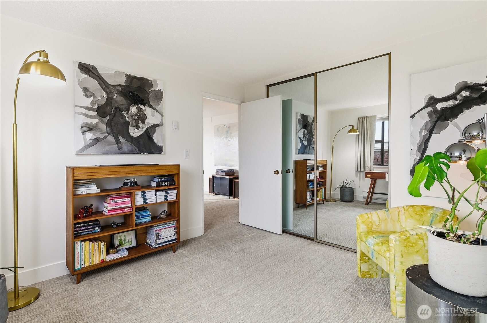 912 3rd Avenue West, Unit 202 Seattle, WA 98119 - Photo 24 of 32