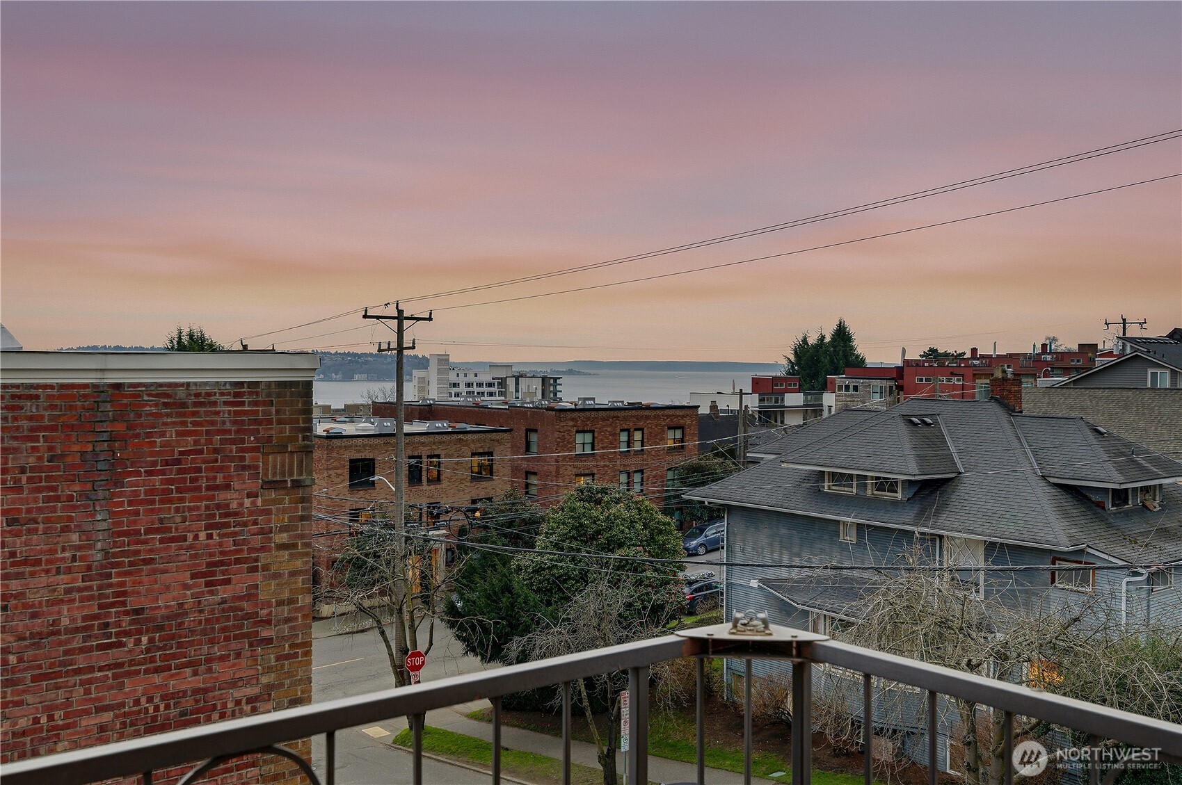 912 3rd Avenue West, Unit 202 Seattle, WA 98119 - Photo 10 of 32
