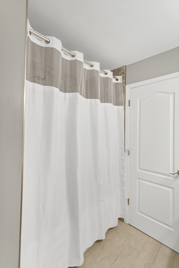 2574 Golf Ridge Circle Naperville, IL 60563 - Photo 23 of 29 a view of bathroom