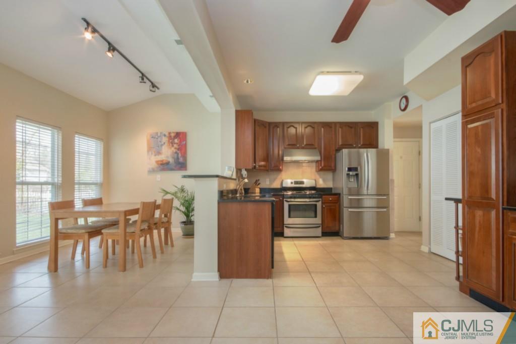 4 Avalon Road Pennington, NJ 08534 - Photo 8 of 25 Gallery Image 8