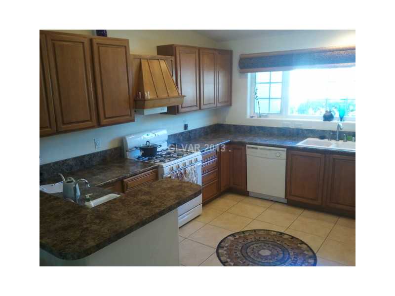 1811 Westwind Road Las Vegas, NV 89146 - Photo 5 of 15 Kitchen.