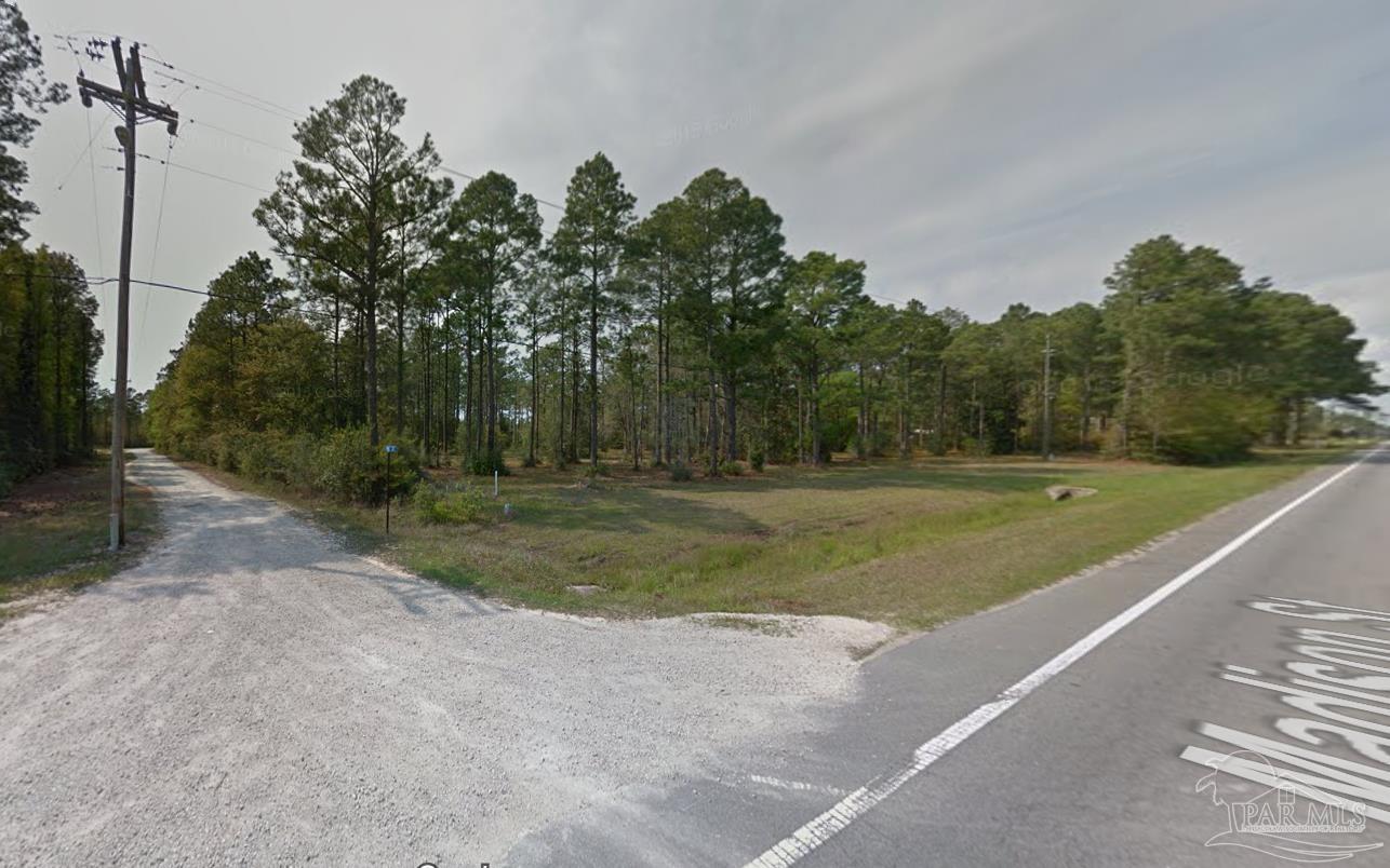 331 Freeport Freeport, FL 32439 - Photo 1 of 6