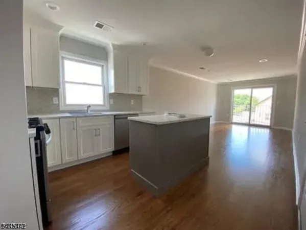 $2,995 | 66 Delaware Street, Elizabeth Port, NJ 07206