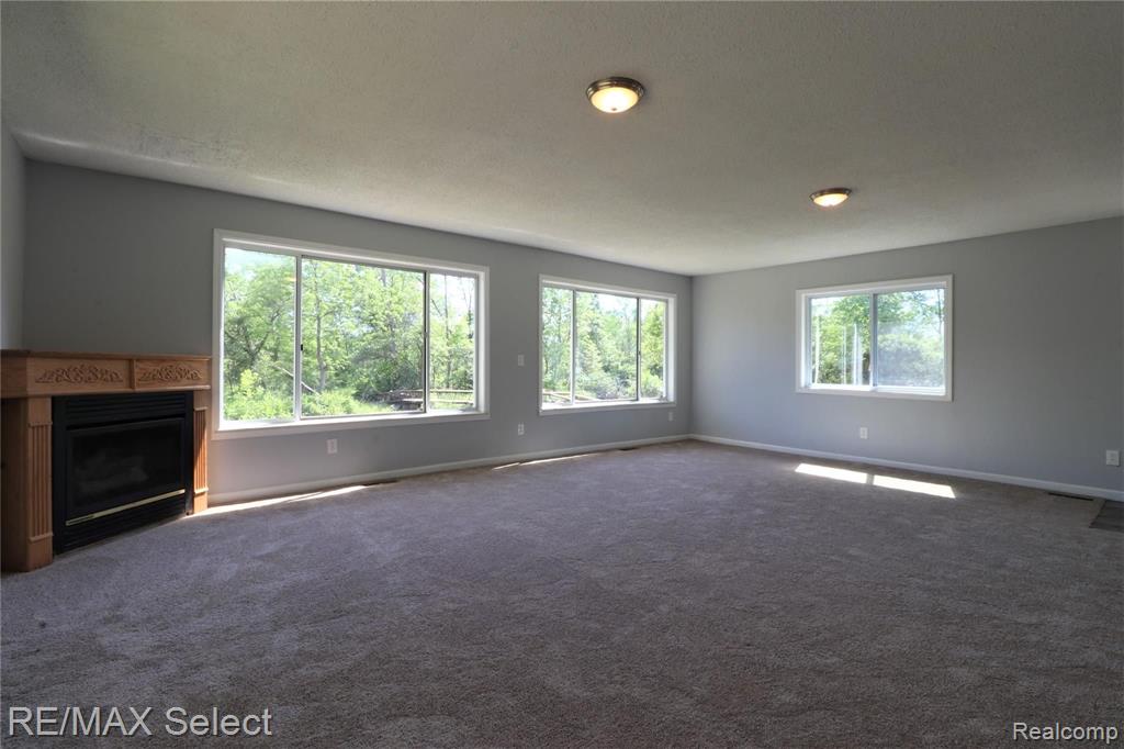 3231 West Hill Road Flint, MI 48507 - Photo 10 of 34