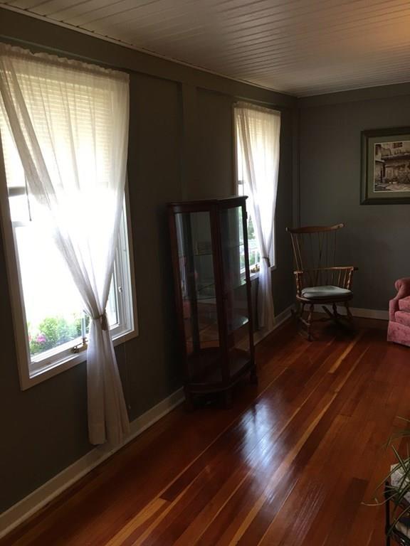 19 Craig Street Springfield, MA 01108 - Photo 9 of 36