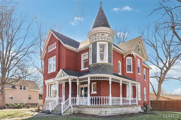 $365,000 | 102 South Monroe Street, Freeburg, IL 62243