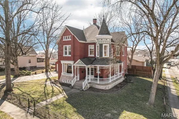 $365,000 | 102 South Monroe Street, Freeburg, IL 62243