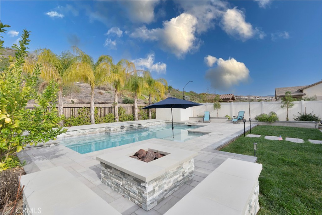 28604 Foothill Way Saugus, CA 91350 - Photo 11 of 32