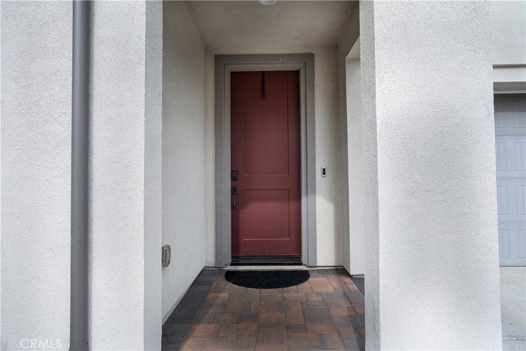 28604 Foothill Way Saugus, CA 91350 - Photo 8 of 32