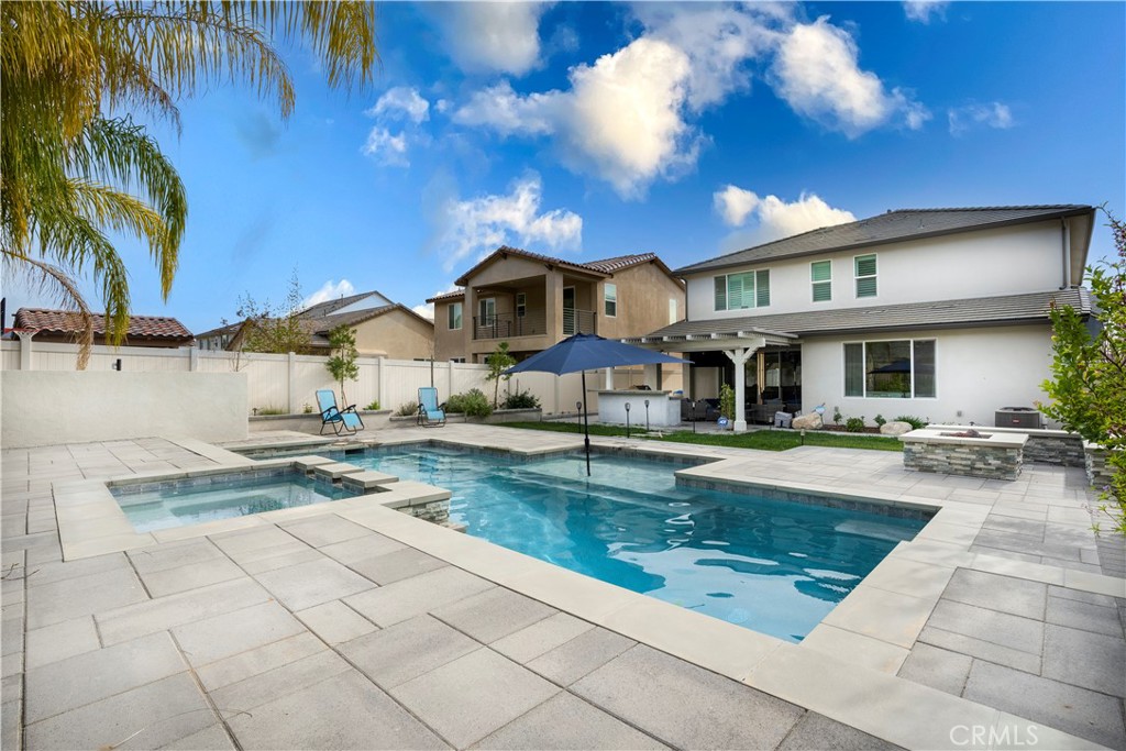 28604 Foothill Way Saugus, CA 91350 - Photo 9 of 32