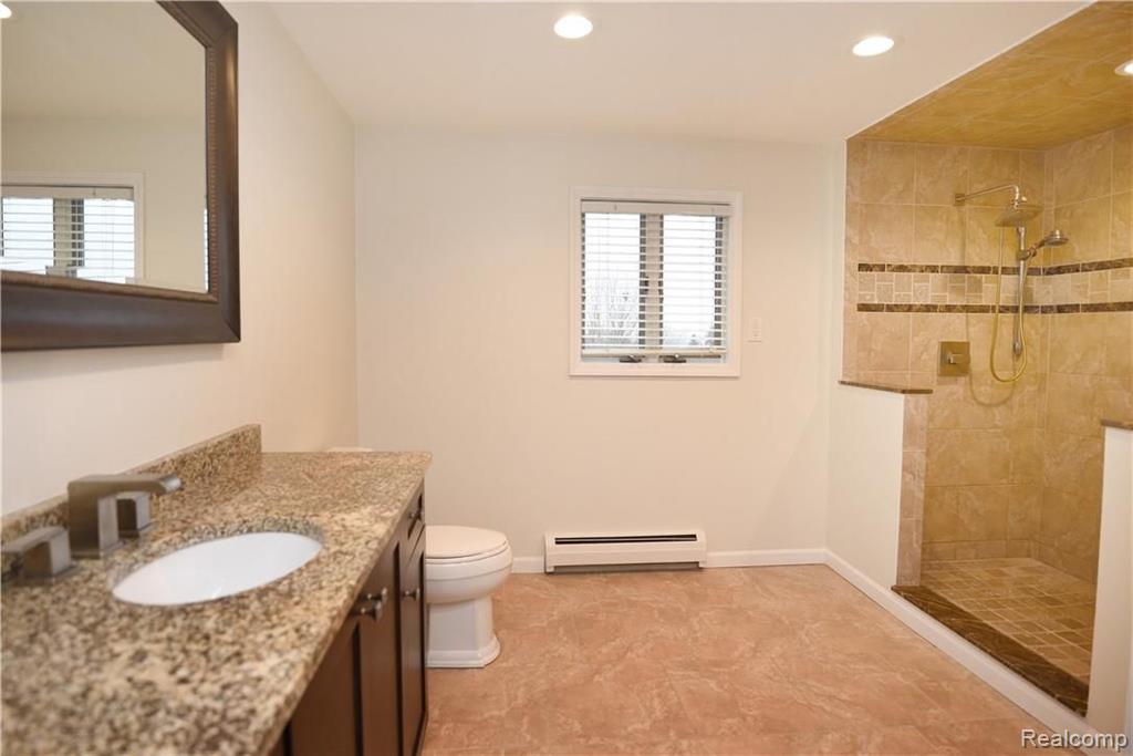 271 Stonetree Circle Rochester Hills, MI 48309 - Photo 22 of 38