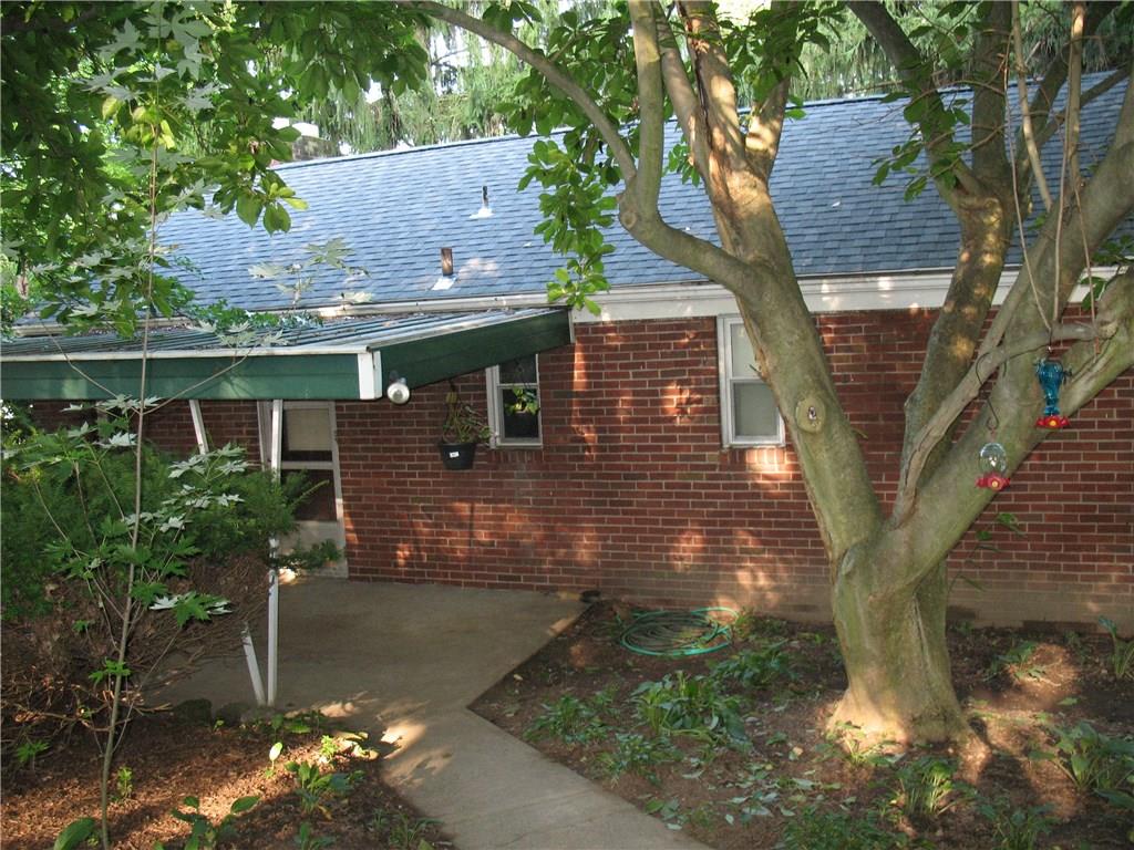 204 William Street McKees Rocks, PA 15136 - Photo 2 of 21