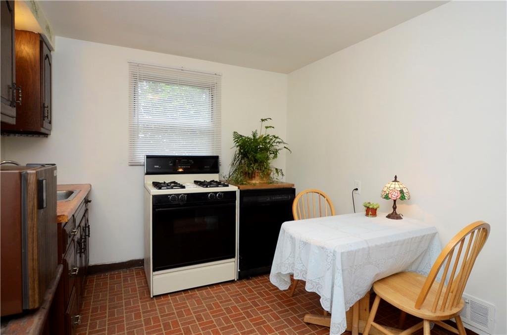 204 William Street McKees Rocks, PA 15136 - Photo 8 of 21