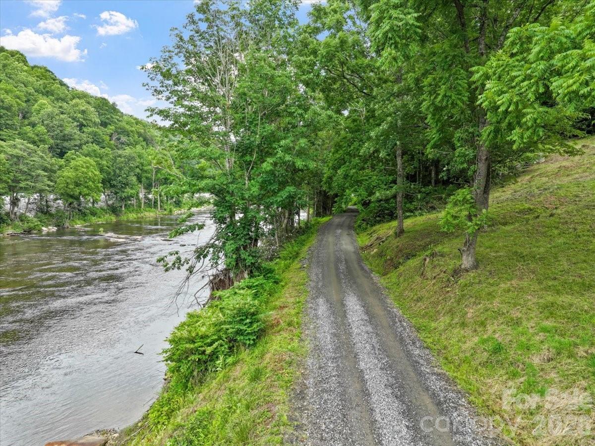 2079 Roses Branch Road Bakersville, NC 28705 - Photo 8 of 20