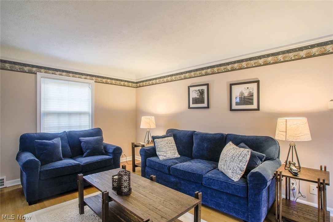 1476 Wilmar Road Cleveland, OH 44121 - Photo 3 of 23 Gallery Image 3