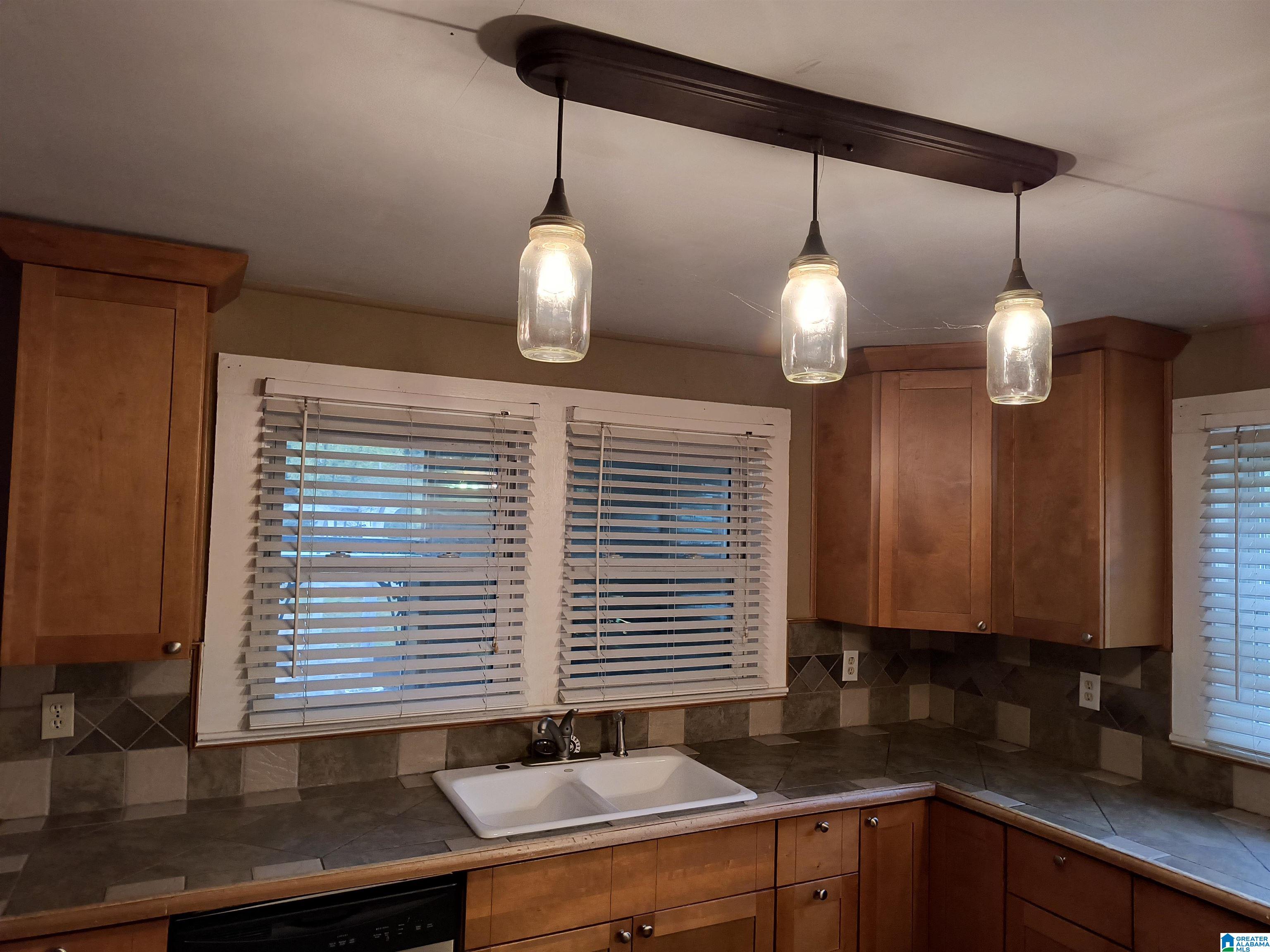 1017 9th Avenue Pleasant Grove, AL 35127 - Photo 7 of 31