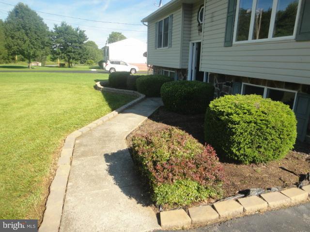 223 Grade Road Falling Waters, WV 25419 - Photo 2 of 16 Exterior (Front)