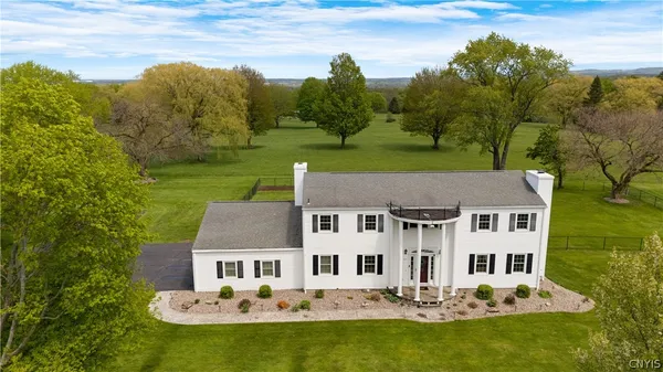 $449,900 | 621 Deerfield Drive, Oneida, NY 13421