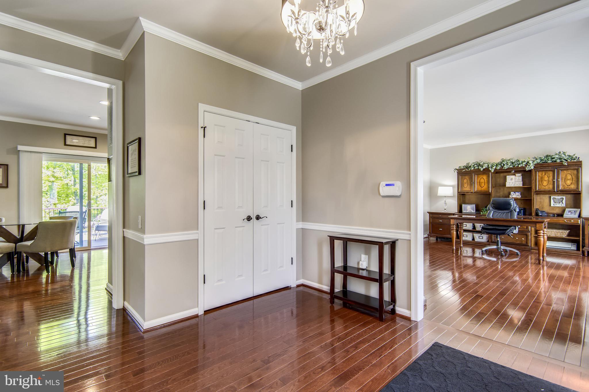 2908 Pleasant Glen Drive Oak Hill, VA 20171 - Photo 4 of 69 New Light Fixtures and Hardware throughout!