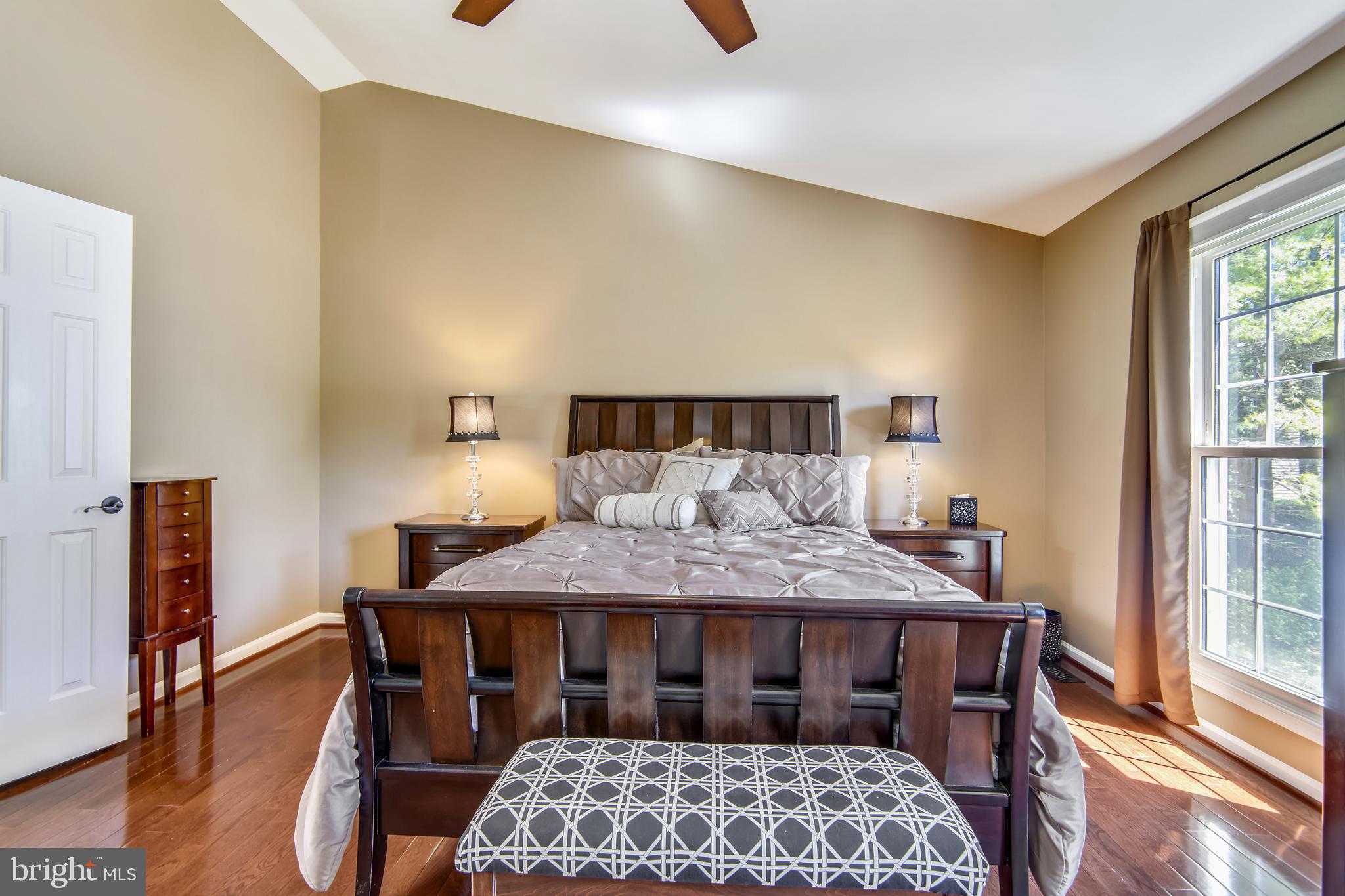 2908 Pleasant Glen Drive Oak Hill, VA 20171 - Photo 34 of 69 Primary Bedroom Suite with VAULTED CEILING