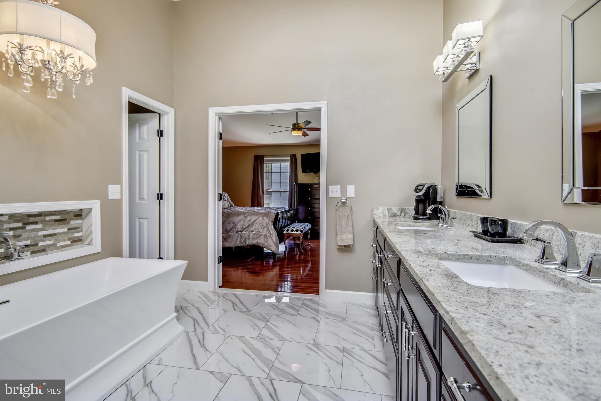 2908 Pleasant Glen Drive Oak Hill, VA 20171 - Photo 40 of 69 Vaulted Ceiling and High-End Finishes!