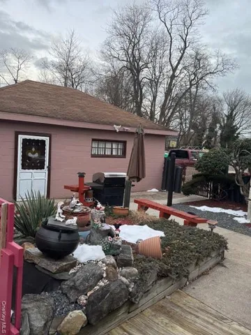 $399,999 | 11 Hatcher Court, Amityville, NY 11701